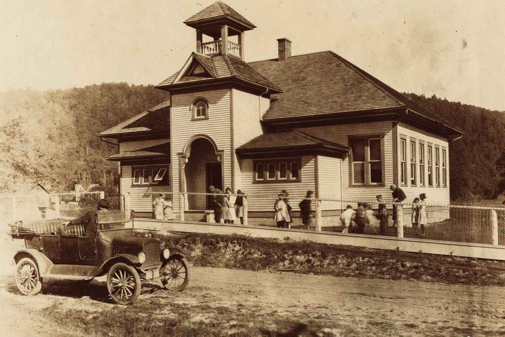 Minnehaha Springs School