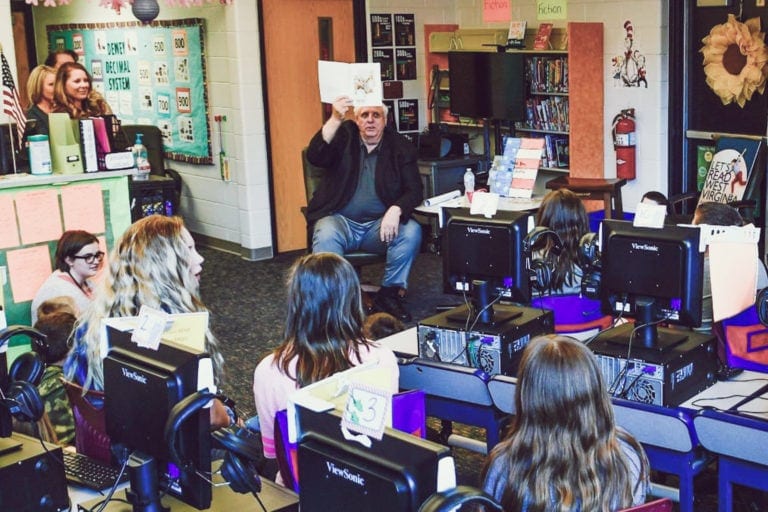 Jim Justice reads to kids