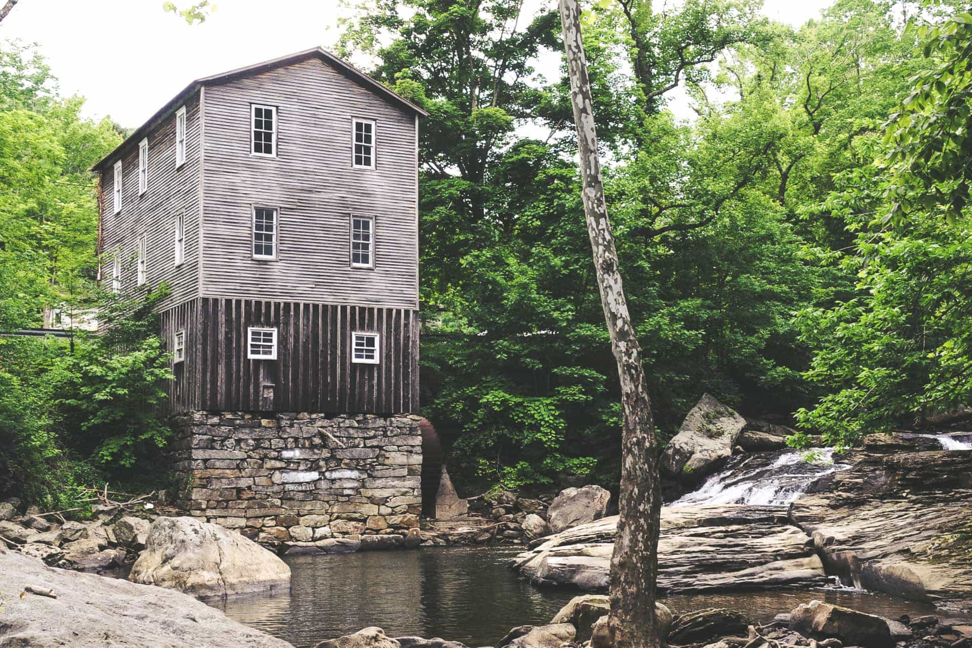 Fidler's Mill (Photo by Jerrye and Roy Klotz - https://creativecommons.org/licenses/by-sa/4.0)