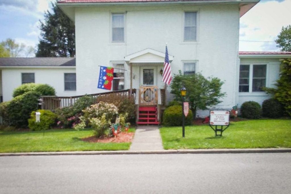 Strawberry Festival Yard of the Month