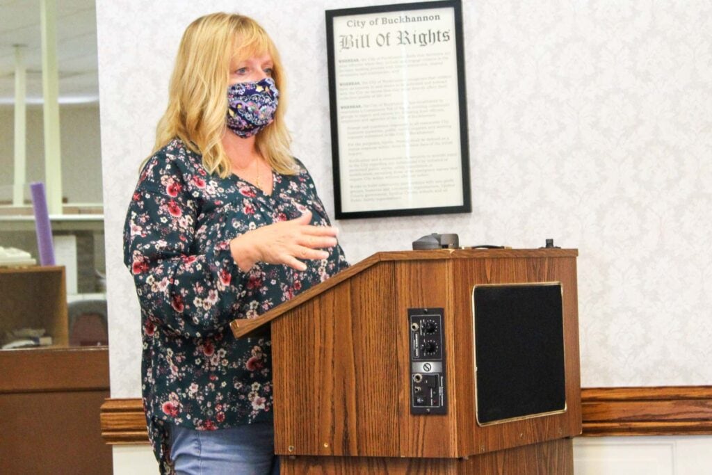 Stockert Youth & Community Center establishes technology help desk for kids, parents