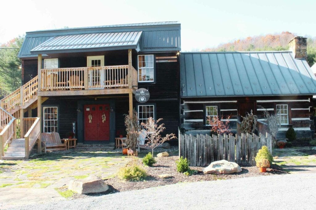 Deer Park Inn and Rustic Tavern