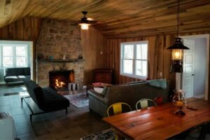 The cozy Red Bull Inn