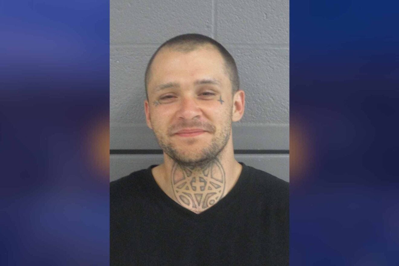 Rock Cave man arrested for allegedly stealing wallet, using two credit