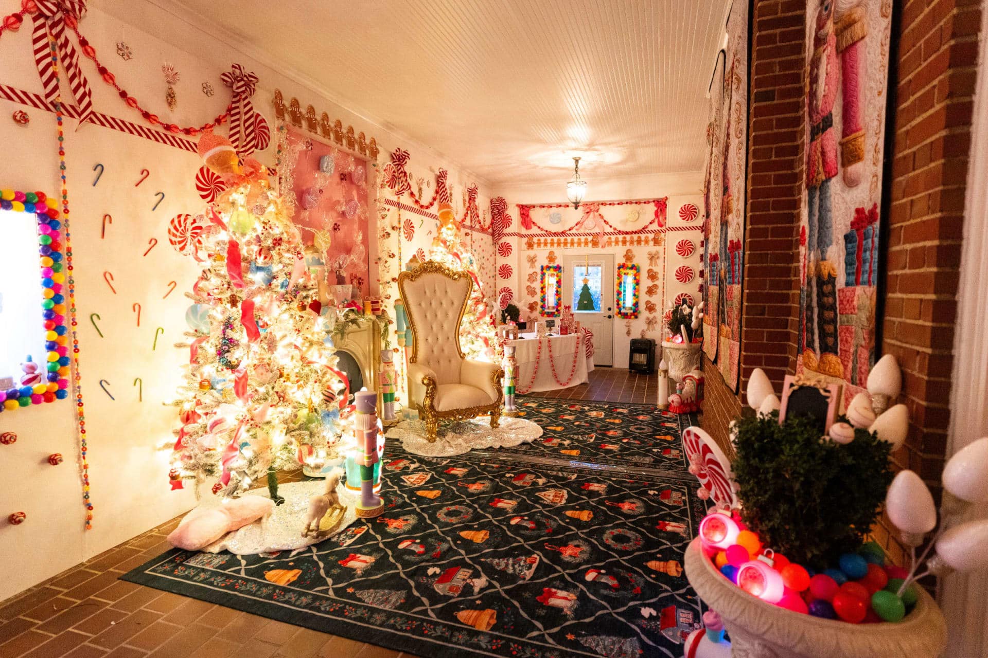 Governor's Mansion holiday decorations