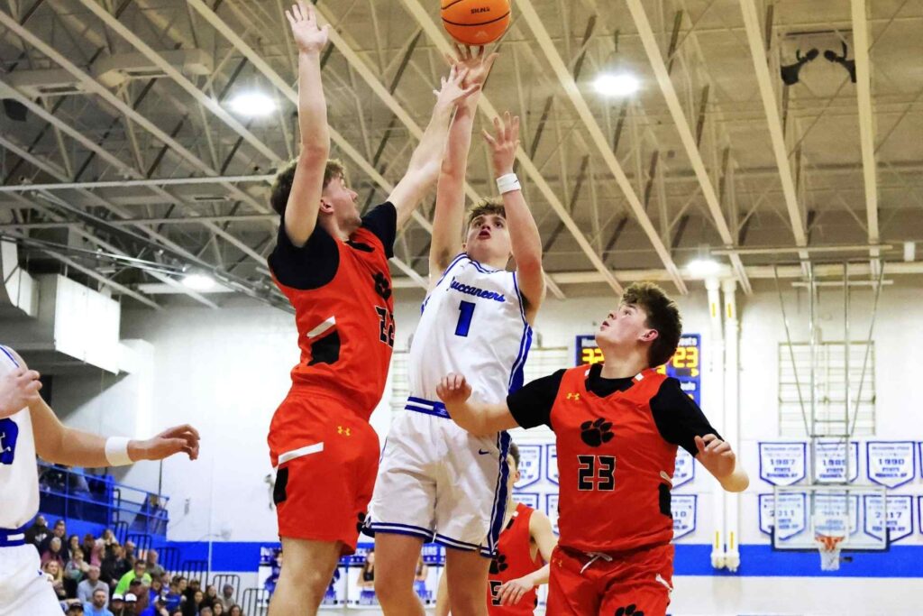 Westfall pours in 32 as Bucs dominate Elkins in 61-44 victory