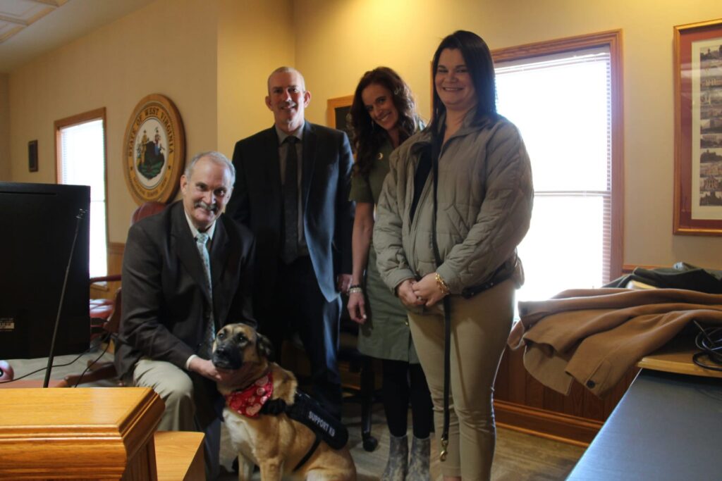 Chelsea the therapy dog is bringing calm to Upshur County 911 center