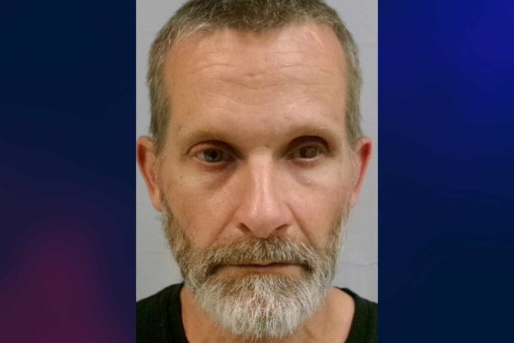 Man arrested for allegedly possessing a firearm and cocaine