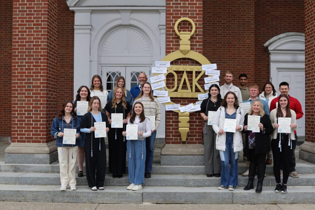 Omicron Delta Kappa circle at WVWC inducts 21 new members
