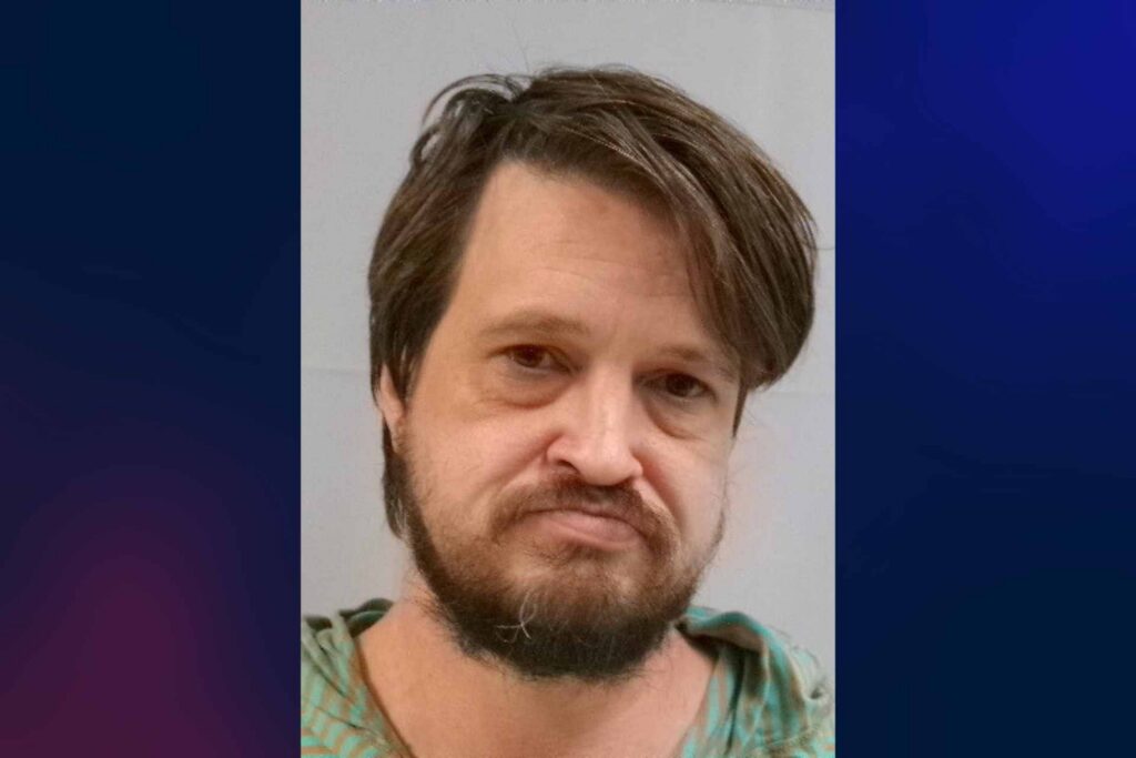 Man arrested for strangulation, domestic battery