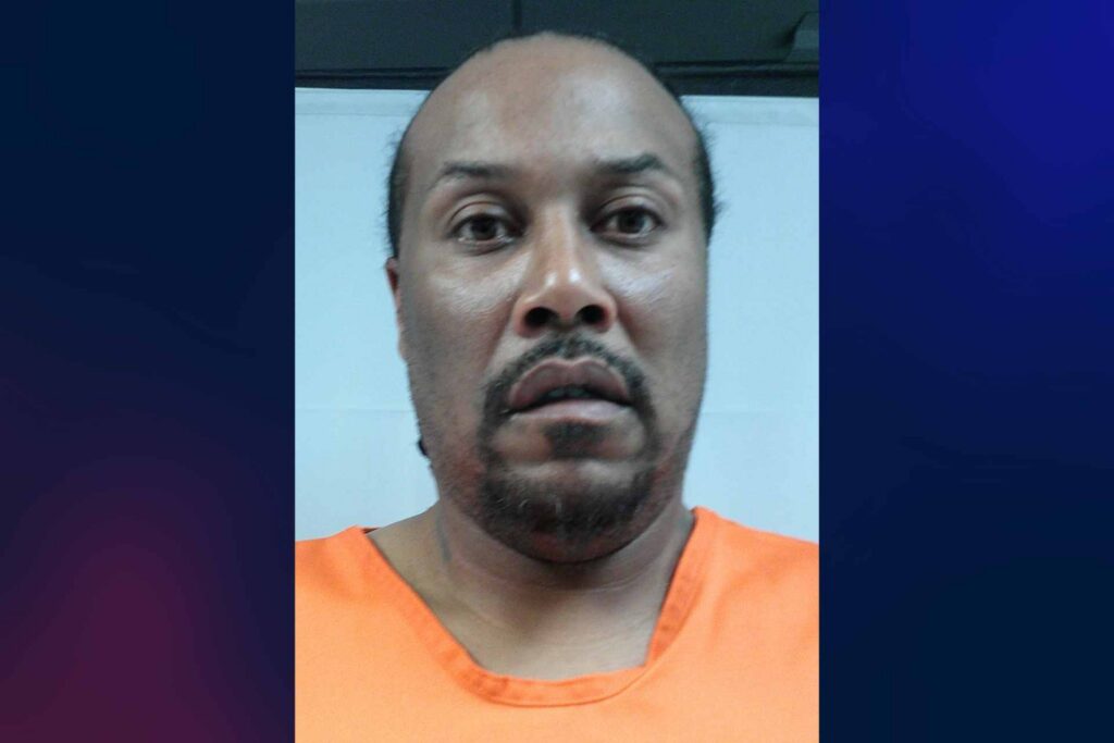 Man charged with domestic battery, obstructing officers following incident in French Creek