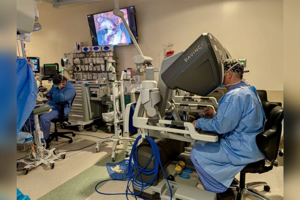 WVU Medicine team performs innovative surgery to treat lung cancer