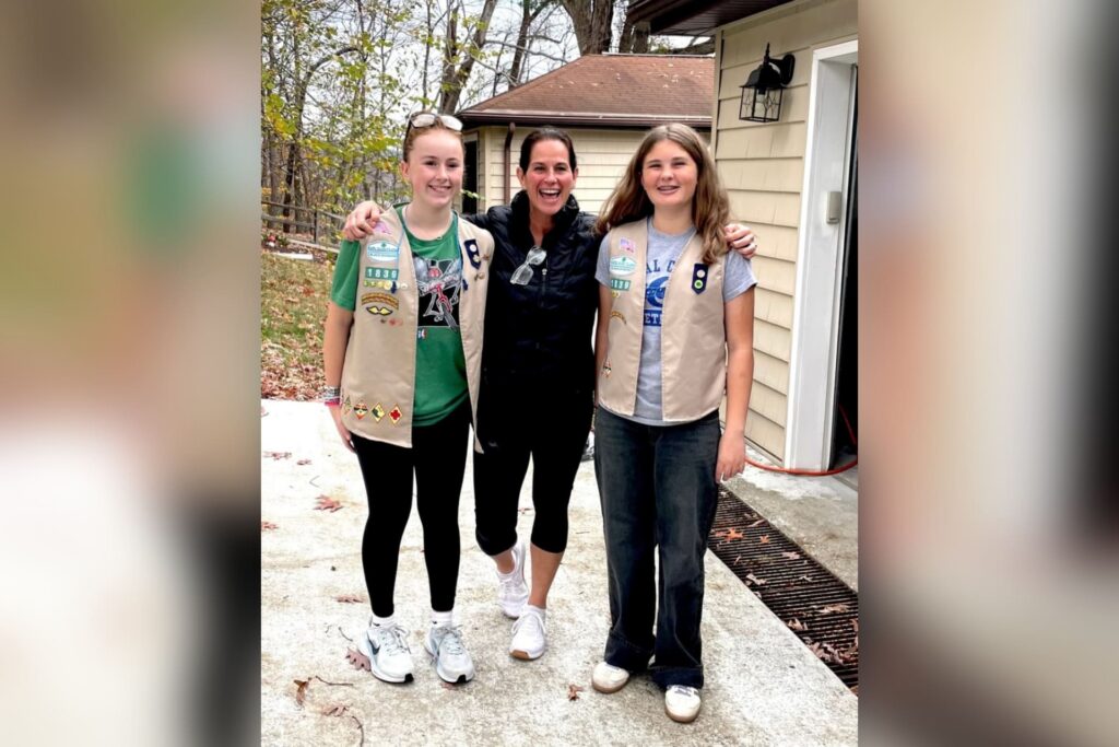Girl Scouts earn Silver Award with Charleston community picnic table project