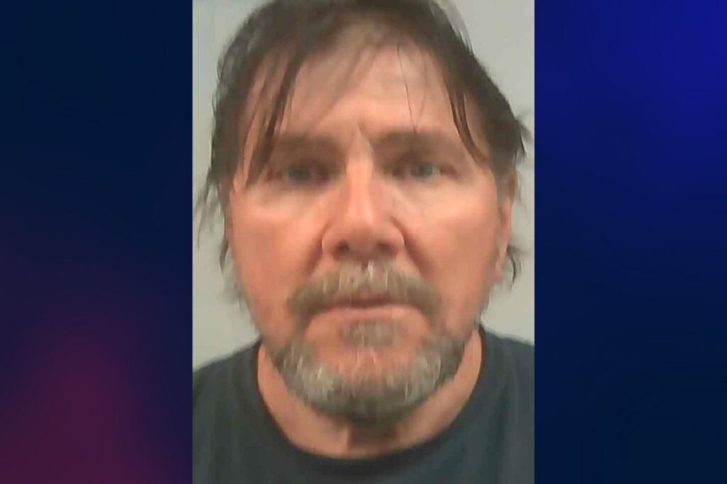 Man arrested after allegedly strangling girlfriend during argument