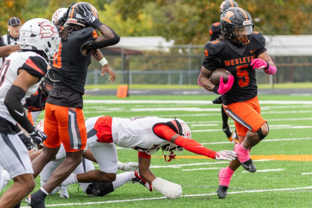 Fourth-quarter chances slip away as Wesleyan falls to Wheeling, 23-14