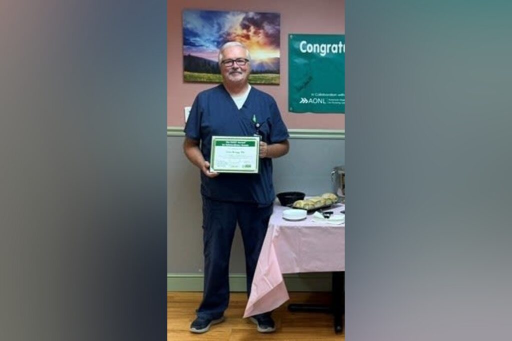 Bragg receives DAISY Award for nursing excellence at Vandalia Health Broaddus Hospital