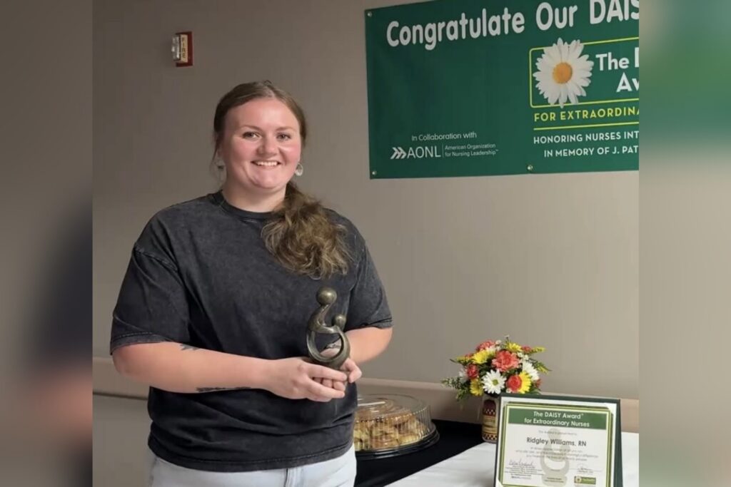 Vandalia Health Davis Medical Center honors Ridgley Williams with DAISY Award for nursing excellence