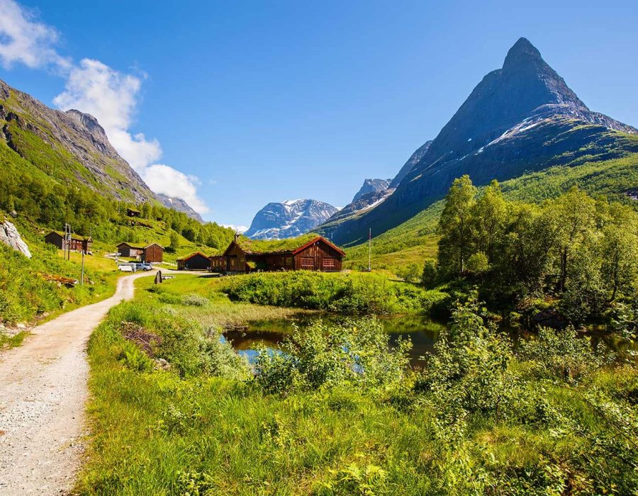 innerdalen-valley-beautiful-hiking-destination-nor-small.jpg innerdalen-valley-beautiful-hiking-destination-nor-small.jpg